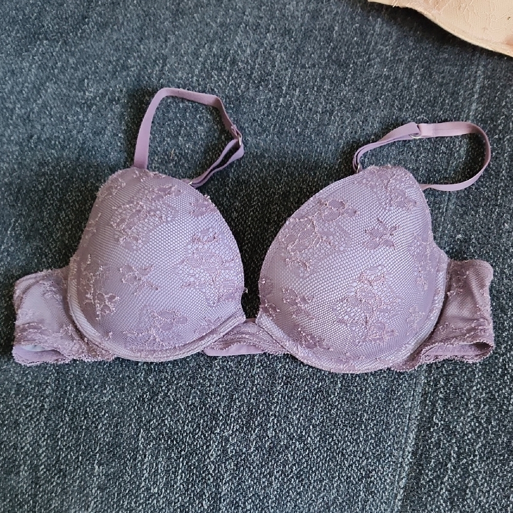 Victoria's Secret Lavender Lace Bra